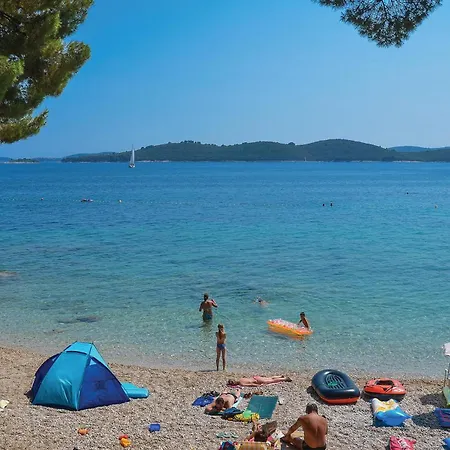 Hébergement de vacances Awesome In With Outdoor Swimming Pool